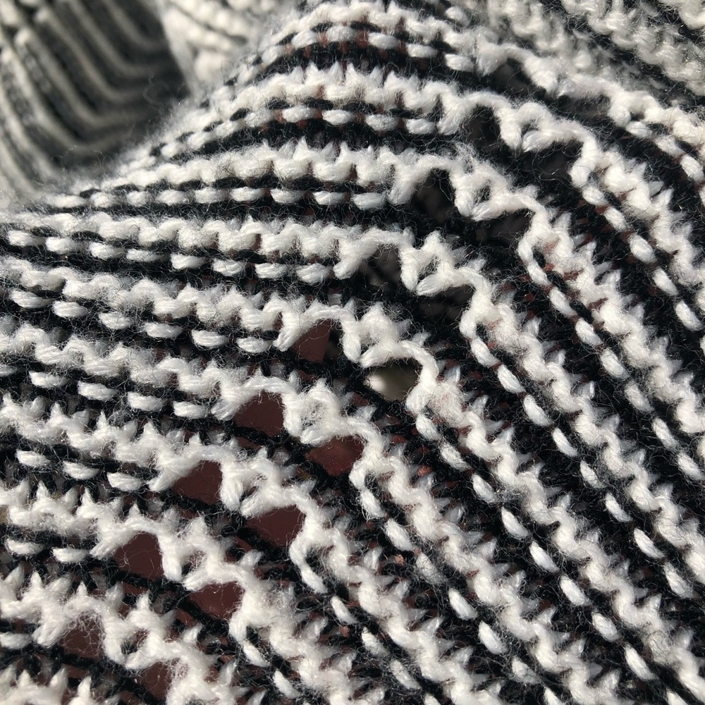 Sweater - Picture 5 of 6